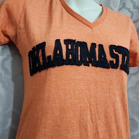 Oklahoma State Ladies V Neck Tee Size Medium - Picture 3 of 5